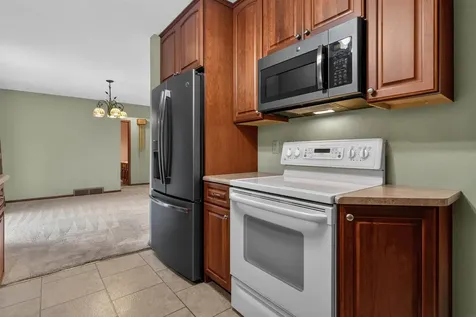 741 Wildwood Road Waterloo IA 50701