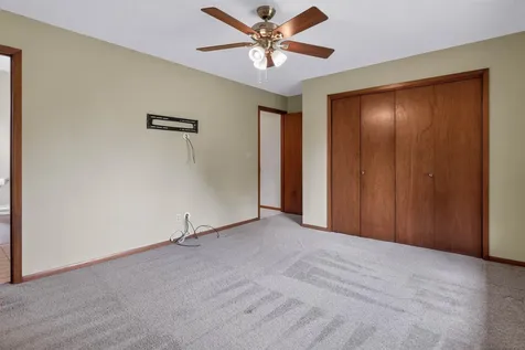 741 Wildwood Road Waterloo IA 50701