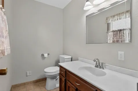 741 Wildwood Road Waterloo IA 50701