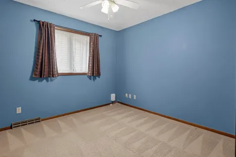 741 Wildwood Road Waterloo IA 50701