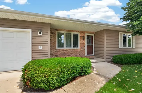 741 Wildwood Road Waterloo IA 50701