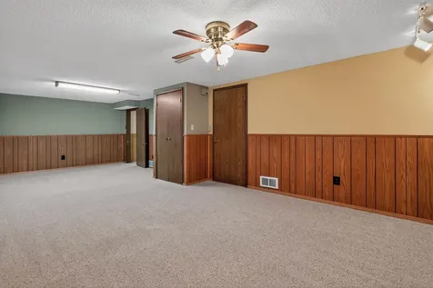 741 Wildwood Road Waterloo IA 50701