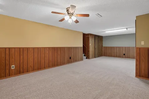 741 Wildwood Road Waterloo IA 50701