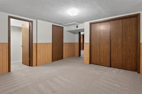 741 Wildwood Road Waterloo IA 50701