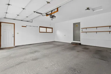 741 Wildwood Road Waterloo IA 50701