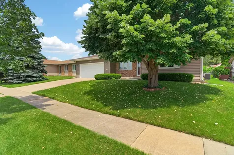 741 Wildwood Road Waterloo IA 50701