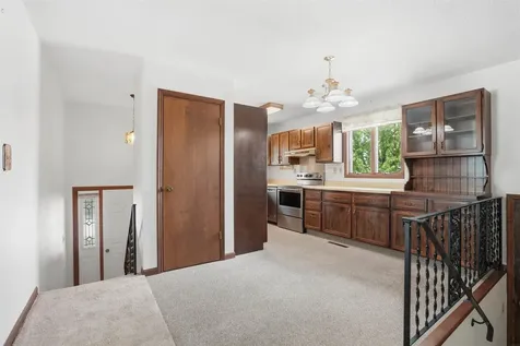 909 W Delaware Street Manchester IA 52057