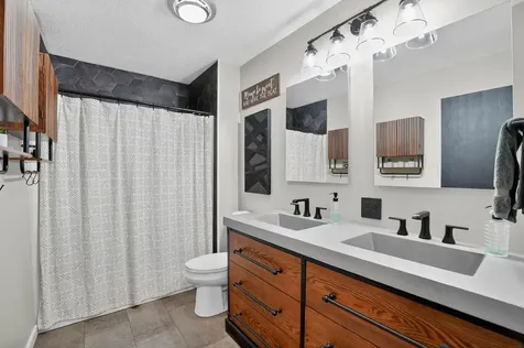 203 Elm Street Waverly IA 50677