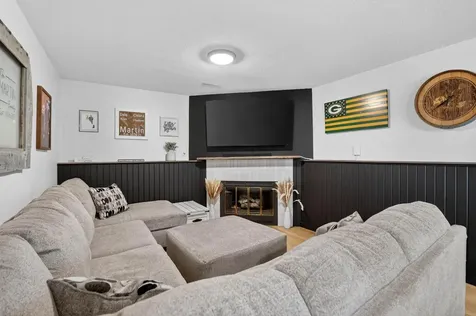 203 Elm Street Waverly IA 50677