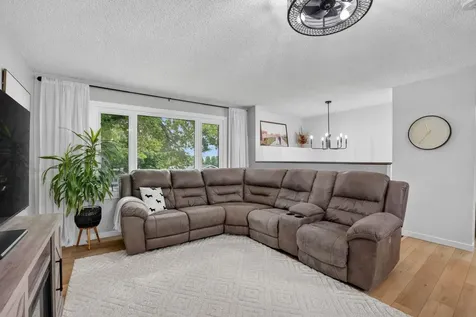 203 Elm Street Waverly IA 50677