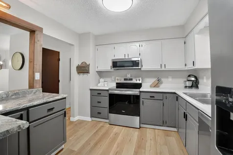 203 Elm Street Waverly IA 50677