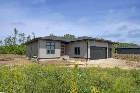 4713 Luke Street Cedar Falls IA 50613
