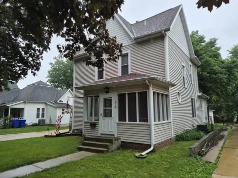 218 3rd Avenue SE Oelwein IA 50662