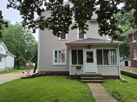 218 3rd Avenue SE Oelwein IA 50662