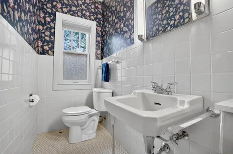 250 Kenilworth Road Waterloo IA 50701