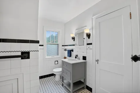 250 Kenilworth Road Waterloo IA 50701