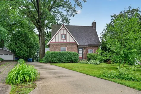 250 Kenilworth Road Waterloo IA 50701