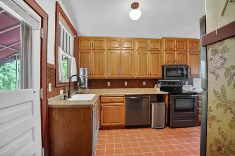 250 Kenilworth Road Waterloo IA 50701