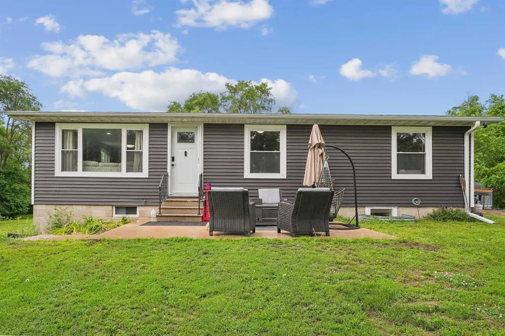 427 Maple Street Janesville IA 50647