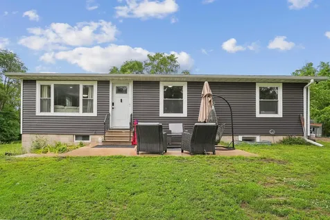 427 Maple Street Janesville IA 50647