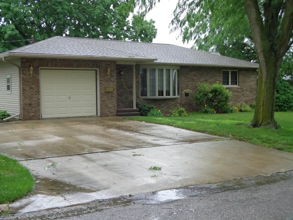 306 NE 16th Avenue Independence IA 50644