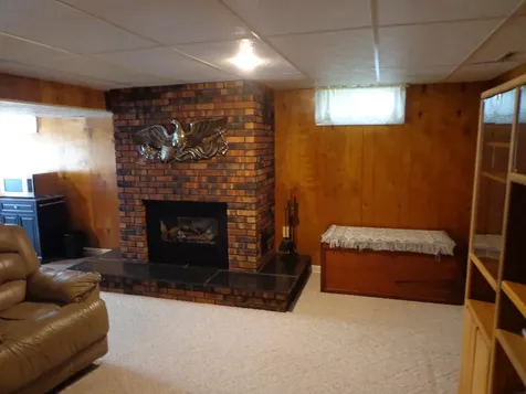 306 NE 16th Avenue Independence IA 50644