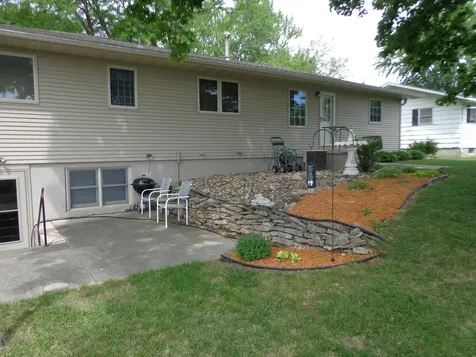 306 NE 16th Avenue Independence IA 50644