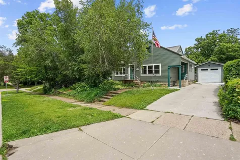 2210 Tremont Street Cedar Falls IA 50613