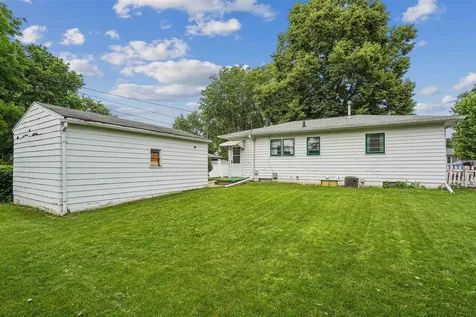 1625 W 2nd Street Waterloo IA 50701