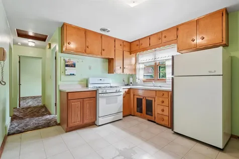 1625 W 2nd Street Waterloo IA 50701