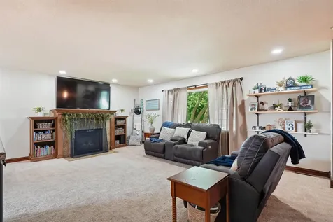 1605 3rd Street Eldora IA 50627