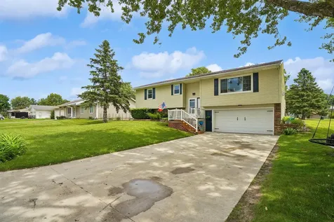 1605 3rd Street Eldora IA 50627