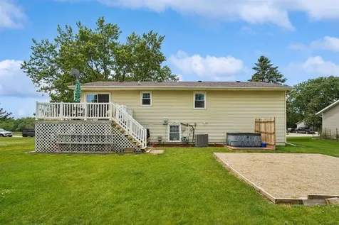 1605 3rd Street Eldora IA 50627