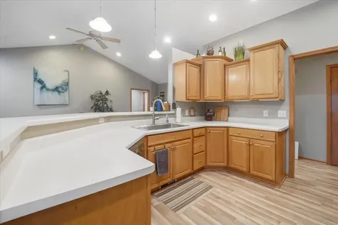 5021 Mercedes Bend Waterloo IA 50701