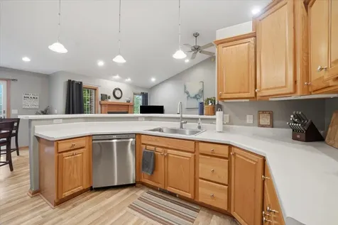 5021 Mercedes Bend Waterloo IA 50701