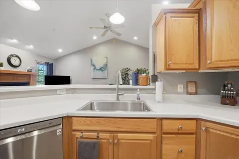 5021 Mercedes Bend Waterloo IA 50701