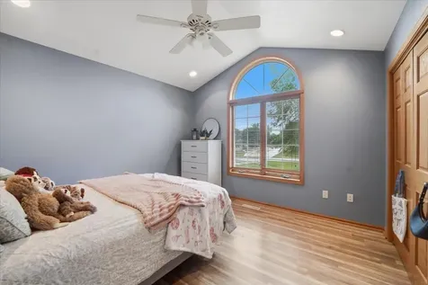 5021 Mercedes Bend Waterloo IA 50701
