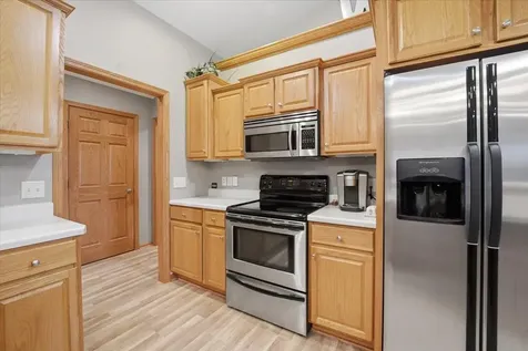 5021 Mercedes Bend Waterloo IA 50701
