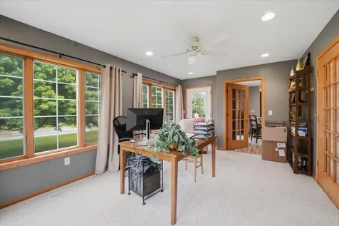 5021 Mercedes Bend Waterloo IA 50701