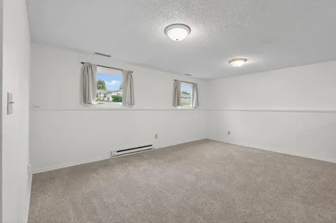 1123 W 9th Street Cedar Falls IA 50613