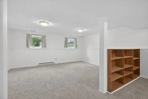 1123 W 9th Street Cedar Falls IA 50613