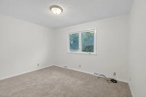 1123 W 9th Street Cedar Falls IA 50613
