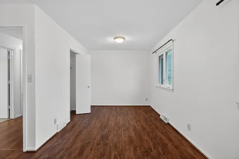 1123 W 9th Street Cedar Falls IA 50613