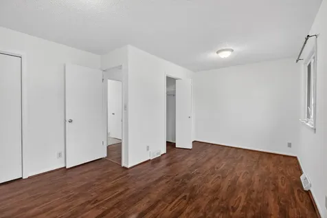 1123 W 9th Street Cedar Falls IA 50613