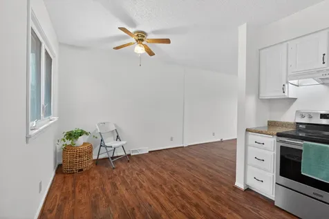 1123 W 9th Street Cedar Falls IA 50613