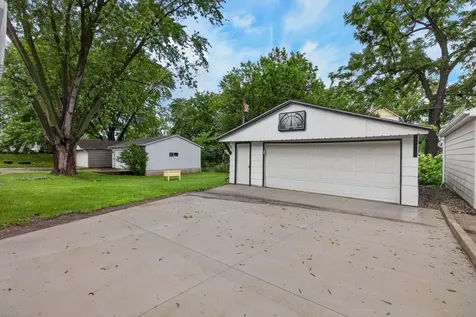 1123 W 9th Street Cedar Falls IA 50613