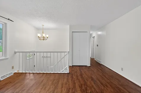 1123 W 9th Street Cedar Falls IA 50613