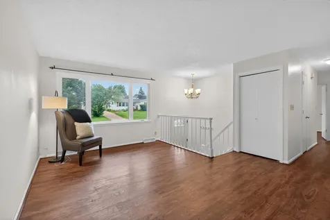 1123 W 9th Street Cedar Falls IA 50613