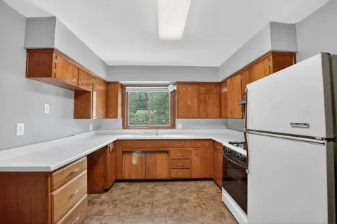 237 Miriam Drive Waterloo IA 50702
