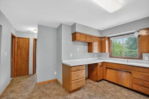 237 Miriam Drive Waterloo IA 50702